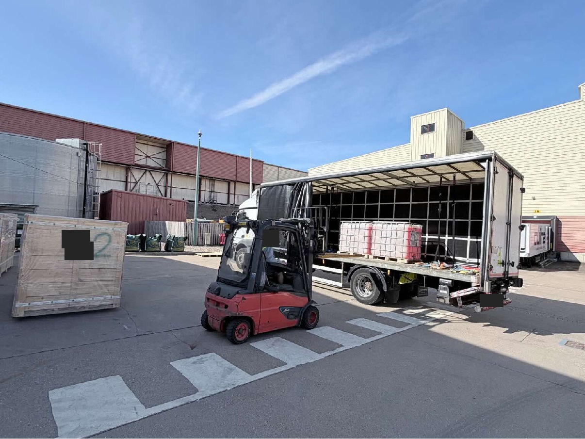 Engineering-client glycol movement: two IBCs aboard the truck